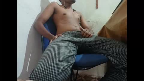 Snapshot of goldengodzilla69 chatting on October 13, 2025, 5:40 am goldengodzilla69 online show from October 13, 2025, 5:40 am