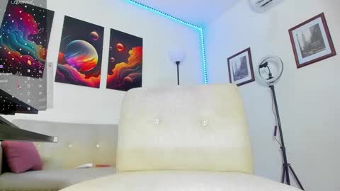 May smith online show from February 11, 2025, 6:19 am