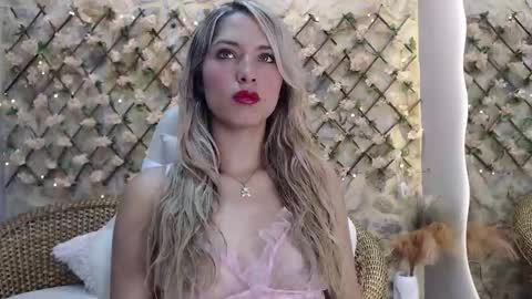 goldenmusee online show from January 14, 2026, 1:39 pm