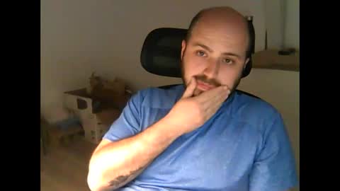 Snapshot of goldenspainboy chatting on April 26, 2026, 6:38 pm goldenspainboy online show from April 26, 2026, 6:38 pm