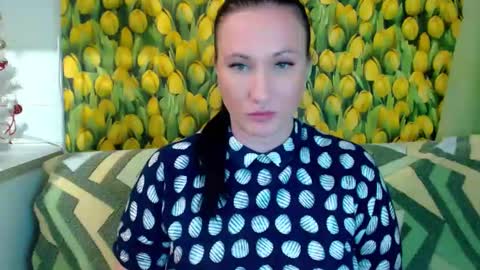 goldmoonn online show from December 8, 2024, 9:52 pm