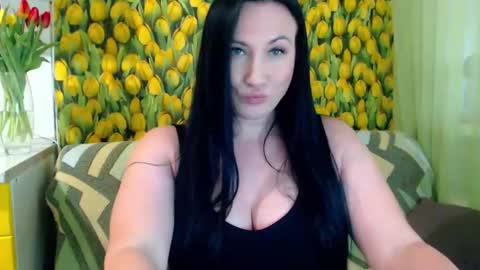 goldmoonn online show from March 8, 2025, 1:57 pm