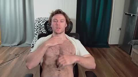 Snapshot of gonzotrash chatting on May 6, 2026, 9:20 pm GonzotrasH online show from May 6, 2026, 9:20 pm