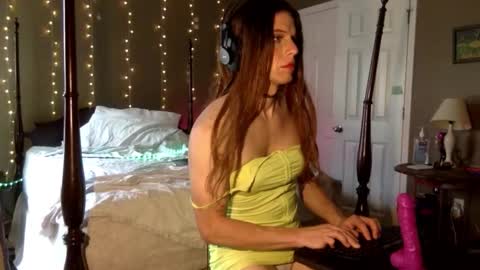 Snapshot of goodglimmer chatting on September 21, 2025, 6:53 pm Avynn T Morgan online show from September 21, 2025, 6:53 pm