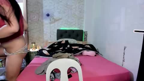 geneviev online show from October 8, 2025, 4:37 pm