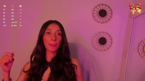 Snapshot of gorgeous_brunette chatting on December 14, 2024, 7:40 am Rose online show from December 14, 2024, 7:40 am