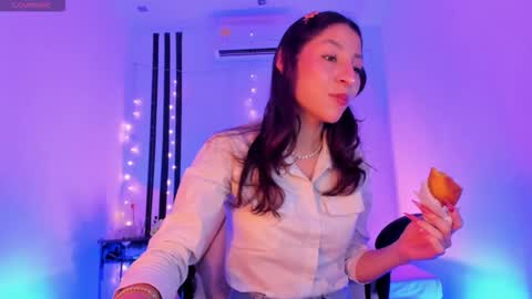 i am Jessi  I love animals and drawing I hope to get along with everyone. XOXO online show from February 21, 2026, 8:21 pm