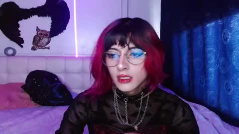 Snapshot of goth_minerva chatting on October 2, 2025, 2:13 pm goth_minerva online show from October 2, 2025, 2:13 pm