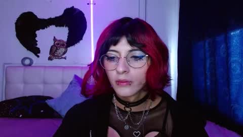 Snapshot of goth_minerva chatting on October 5, 2025, 1:31 pm goth_minerva online show from October 5, 2025, 1:31 pm