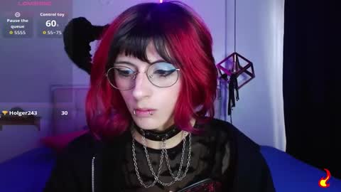 Snapshot of goth_minerva chatting on October 7, 2025, 2:25 pm goth_minerva online show from October 7, 2025, 2:25 pm