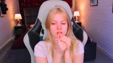 Grace Glamour online show from February 25, 2025, 8:47 am