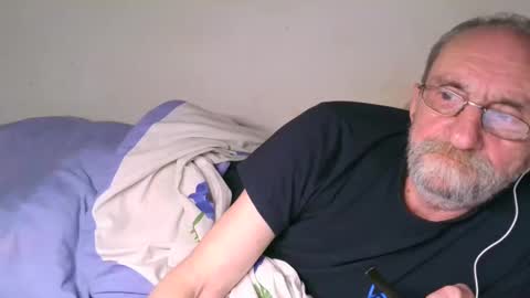 Snapshot of grandpa_mark chatting on January 17, 2025, 7:08 am Mark online show from January 17, 2025, 7:08 am