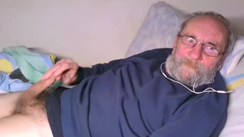 Snapshot of grandpa_mark chatting on February 11, 2025, 12:59 am Mark online show from February 11, 2025, 12:59 am