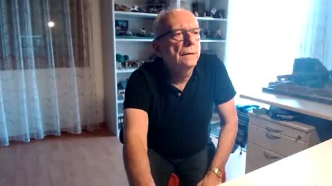 Snapshot of grandpach chatting on February 21, 2025, 11:22 am grandpach online show from February 21, 2025, 11:22 am