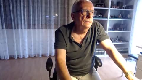 Snapshot of grandpach chatting on October 11, 2025, 11:53 am grandpach online show from October 11, 2025, 11:53 am