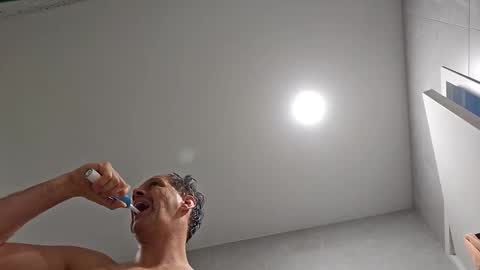 grattitude online show from November 12, 2025, 9:03 pm