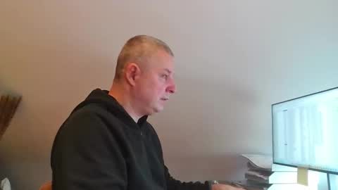 grau197077 online show from February 17, 2026, 9:39 am