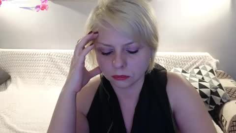 Snapshot of gray_swann chatting on March 5, 2025, 8:32 pm Ray online show from March 5, 2025, 8:32 pm