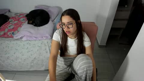 GreciaRuiz online show from April 3, 2026, 11:36 pm