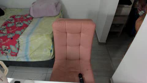 GreciaRuiz online show from June 4, 2026, 11:22 pm