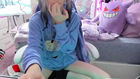 Snapshot of greeneyedlovexo chatting on January 19, 2026, 4:11 pm GreenEyedLovexo online show from January 19, 2026, 4:11 pm