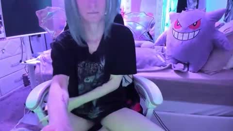 GreenEyedLovexo online show from April 17, 2026, 2:53 pm