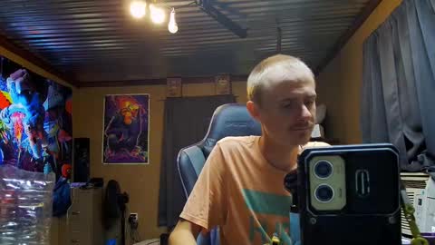 Snapshot of greenlungs8195 chatting on September 20, 2025, 10:05 am Greenlungs8195 online show from September 20, 2025, 10:05 am