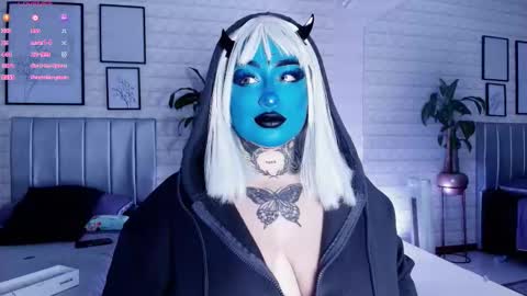   online show from September 24, 2025, 7:17 pm