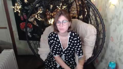 Lina online show from October 17, 2025, 6:27 am