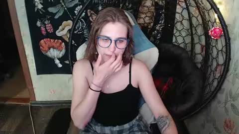 Lina online show from June 10, 2026, 12:37 pm