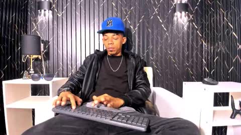 GregorySforza online show from October 21, 2025, 11:44 am