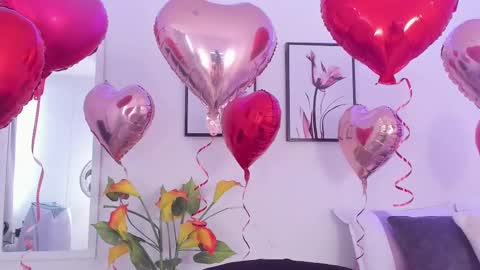 Snapshot of grettel__ chatting on February 12, 2025, 7:56 pm Gretel online show from February 12, 2025, 7:56 pm