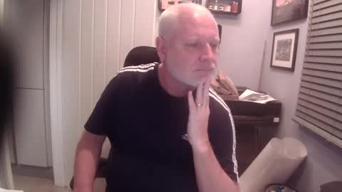 greyfox_6000 online show from February 18, 2025, 11:19 pm