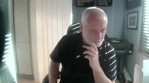 greyfox_6000 online show from February 27, 2025, 2:43 pm