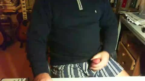 greyhounddog online show from January 11, 2025, 8:43 pm