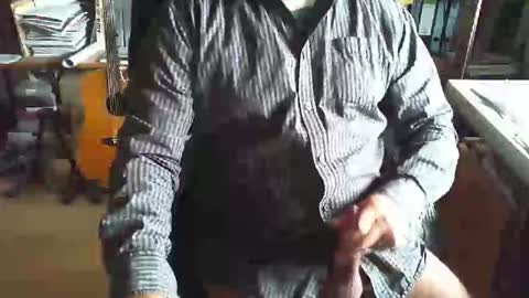 greyhounddog online show from October 10, 2025, 9:52 am