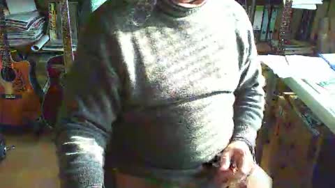 greyhounddog online show from April 3, 2026, 4:05 pm