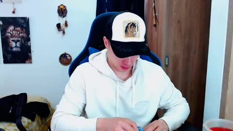 griego01 online show from December 16, 2024, 5:43 pm