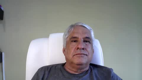 grisa01 online show from February 1, 2025, 6:08 pm