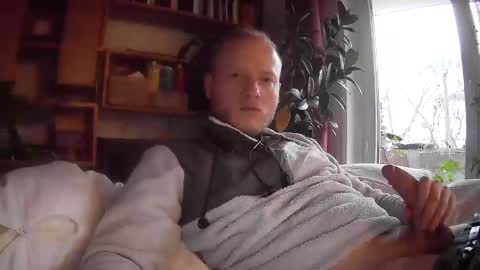 gruendamien online show from January 20, 2025, 2:57 pm