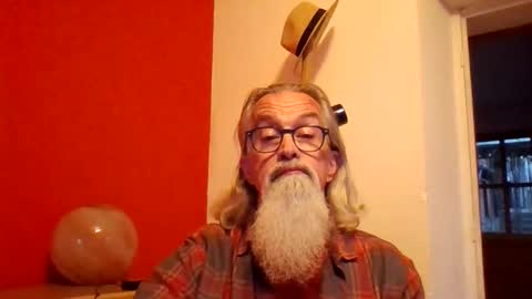 Snapshot of grybear60 chatting on October 26, 2025, 4:46 pm Grybear online show from October 26, 2025, 4:46 pm