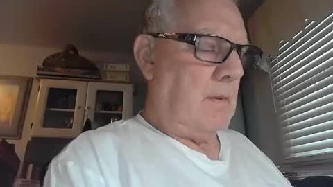 Horny Daddy online show from November 4, 2025, 3:33 pm