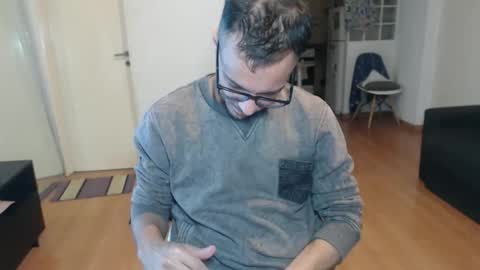 guachin_new online show from June 3, 2026, 2:03 am