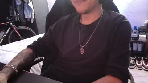 Guayaco  online show from February 22, 2025, 6:41 pm