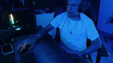 Guayaco  online show from October 26, 2025, 3:56 am