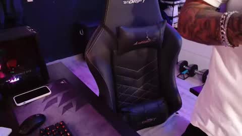 Guayaco  online show from February 13, 2026, 12:23 pm