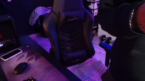 Guayaco  online show from February 28, 2026, 6:42 pm