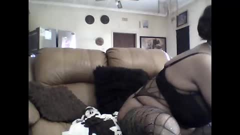 Snapshot of gucci_bx chatting on November 16, 2025, 12:33 pm gucci-bx online show from November 16, 2025, 12:33 pm