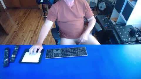 guesswhatigot2 online show from January 12, 2025, 6:17 am