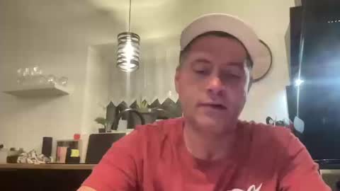 guil0 online show from September 23, 2025, 1:41 am